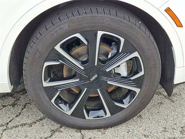 Used 2024 Lincoln Nautilus Reserve w/ Equipment Group 203A image 8