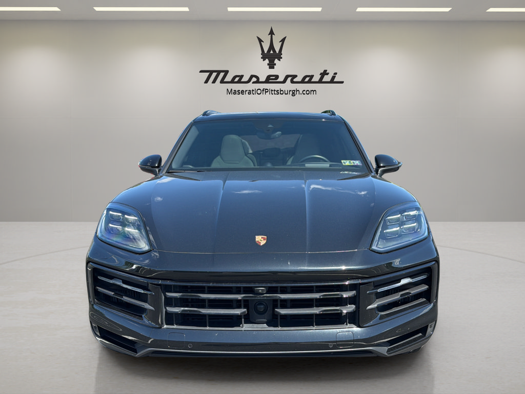 Used 2024 Porsche Cayenne S AWD/4WD image 2