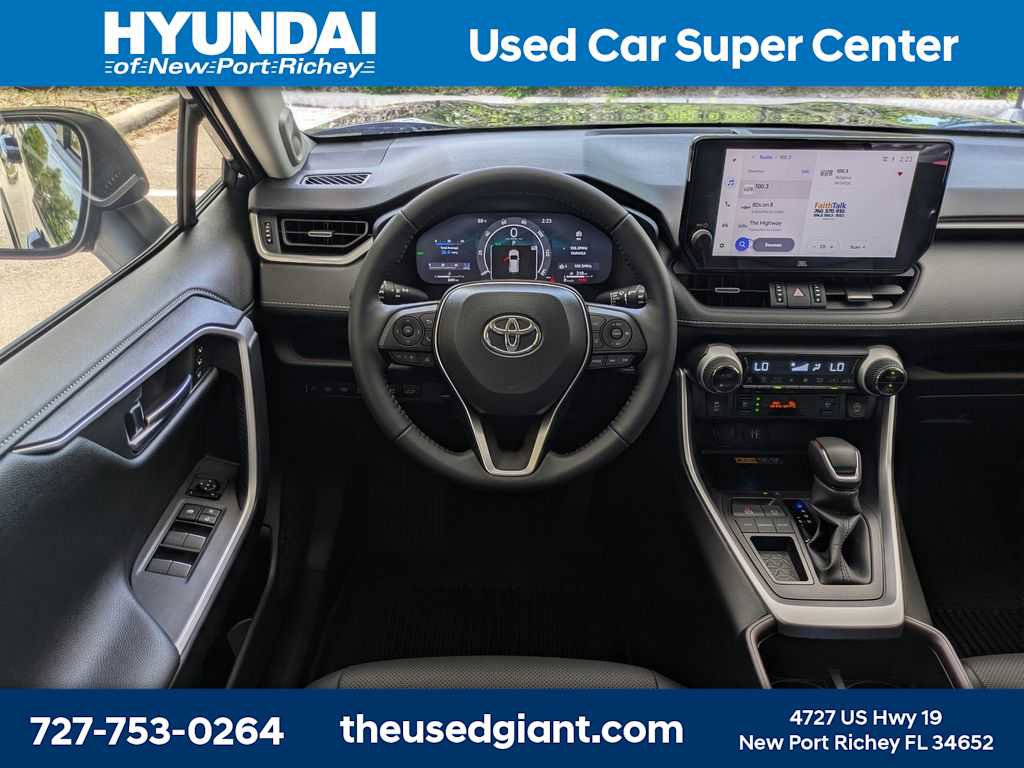 Used 2025 Toyota RAV4 Limited w/ Advanced Technology Package image 21