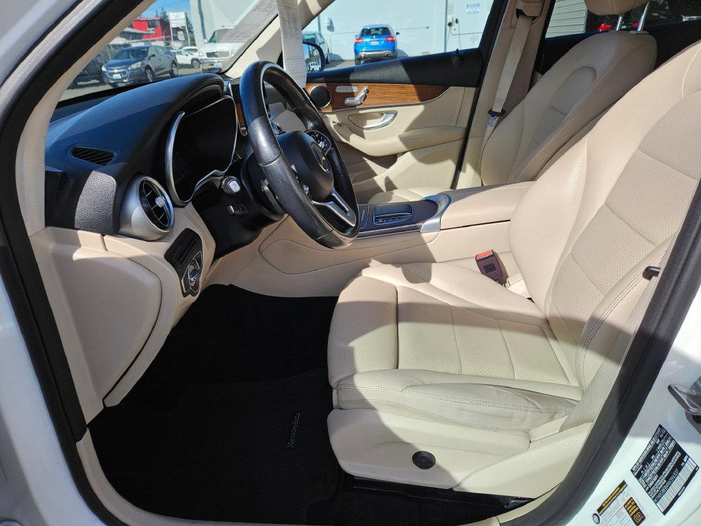 Used 2022 Mercedes-Benz GLC 300 4MATIC image 19