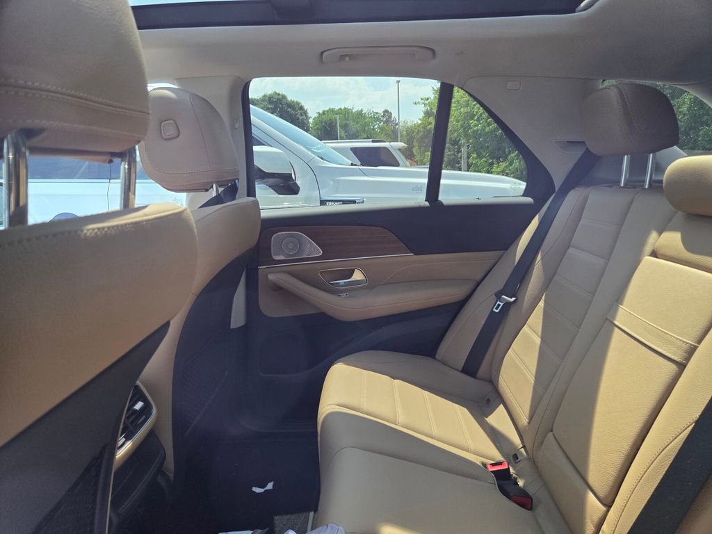 Used 2024 Mercedes-Benz GLE 350 4MATIC image 7