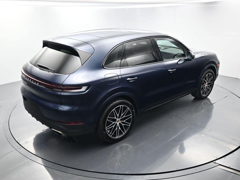 Used 2025 Porsche Cayenne image 39