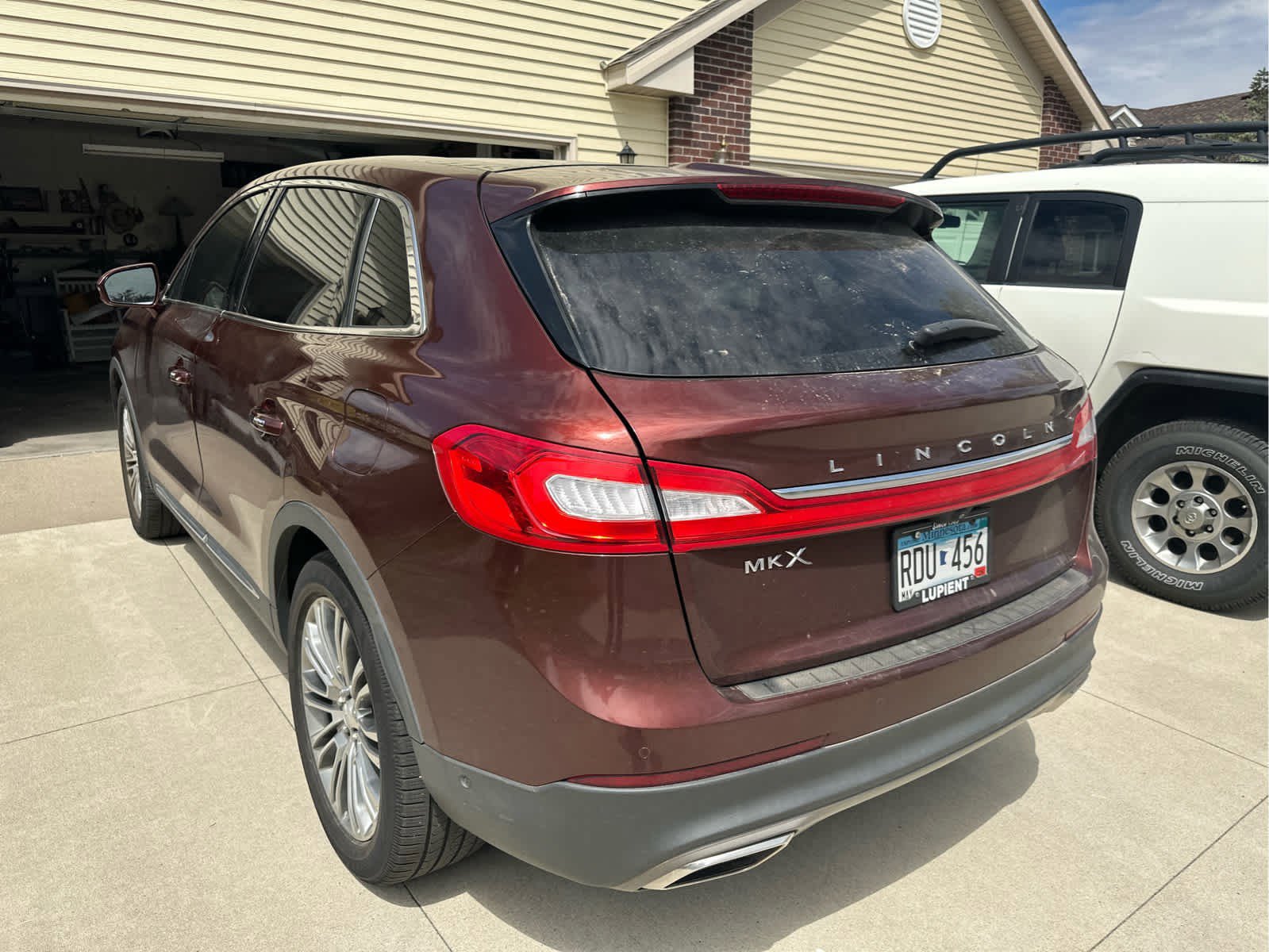 Used 2016 Lincoln MKX Reserve w/ Technology Package FWD image 4