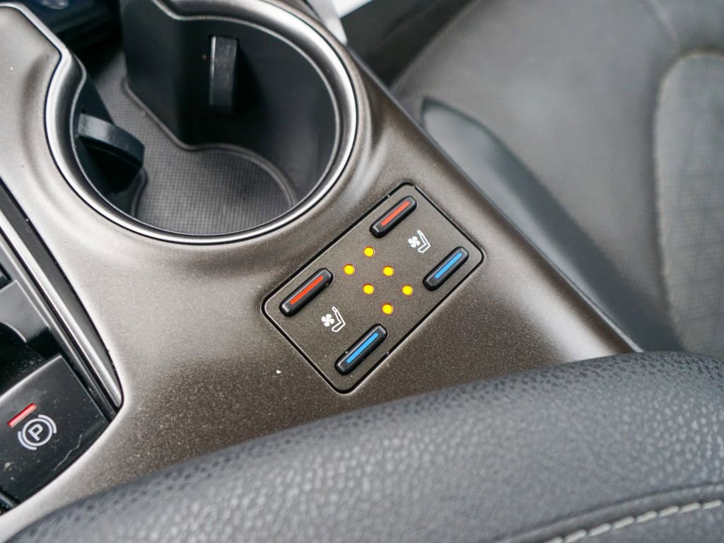 Used 2021 Toyota Camry XSE w/ Navigation Package image 27