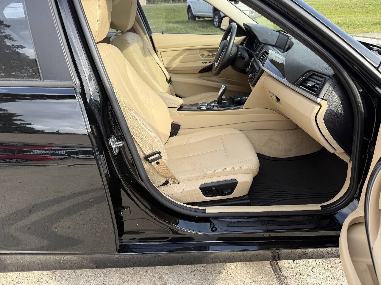 Used 2015 BMW 328d Sedan RWD image 23