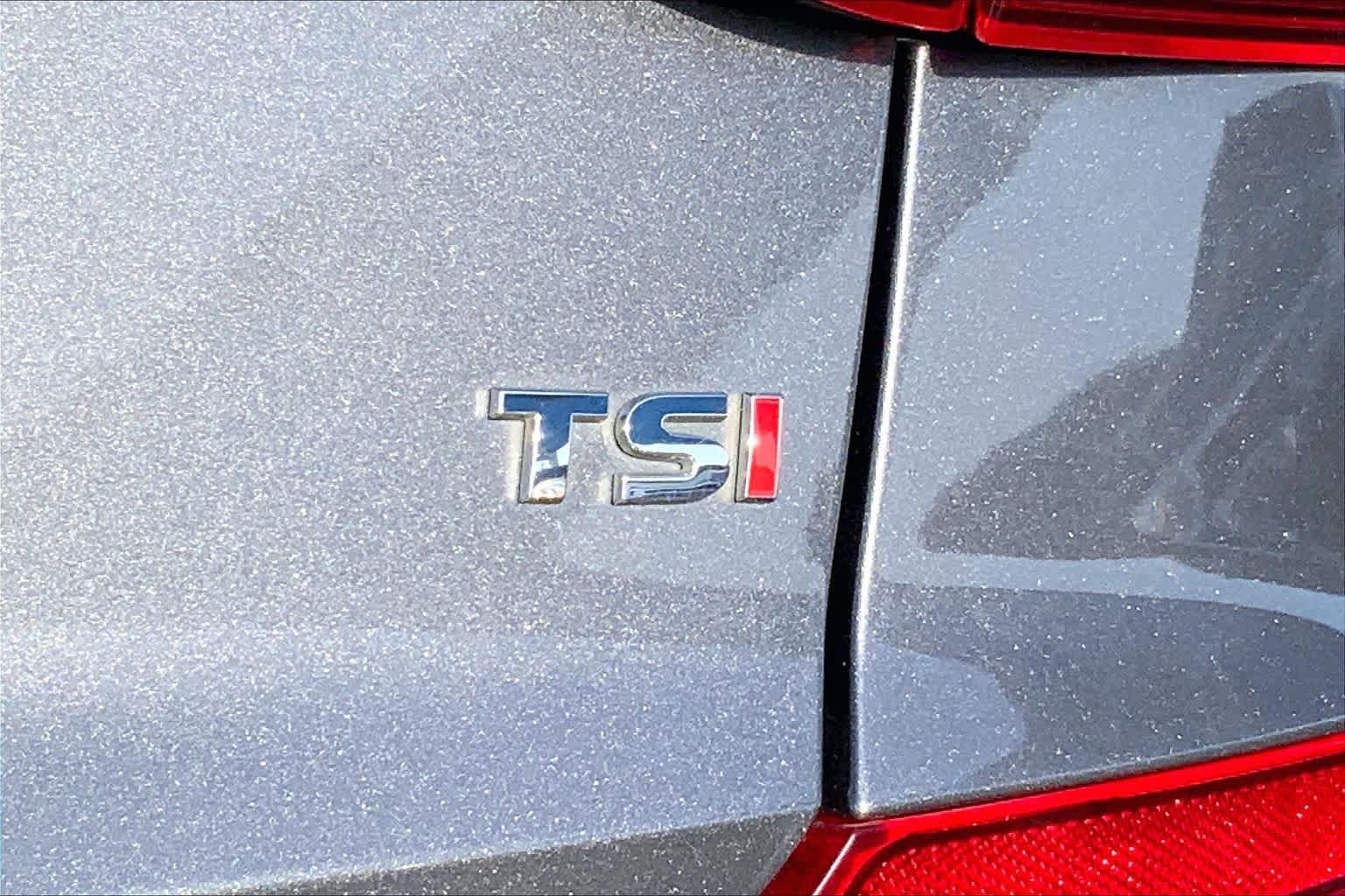 Used 2018 Volkswagen Passat 2.0T S FWD image 10