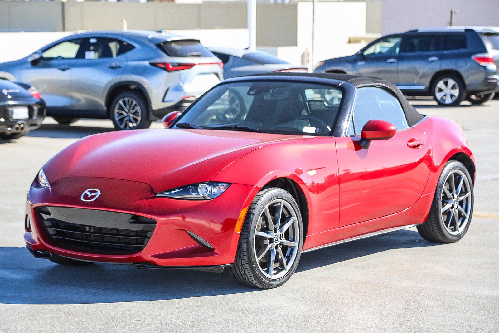 Used 2017 MAZDA MX-5 Miata Grand Touring RWD image 3