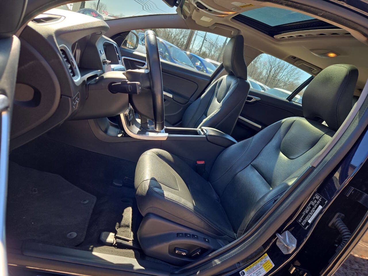 Used 2016 Volvo V60 T5 Premier image 16