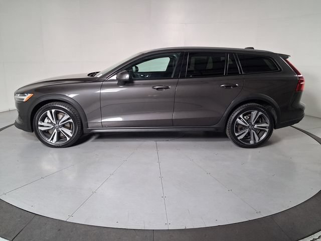 Used 2025 Volvo V60 B5 Cross Country Plus AWD/4WD image 6