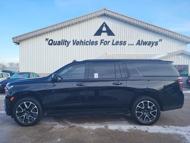 Used 2021 Chevrolet Suburban RST w/ Luxury Package image 12