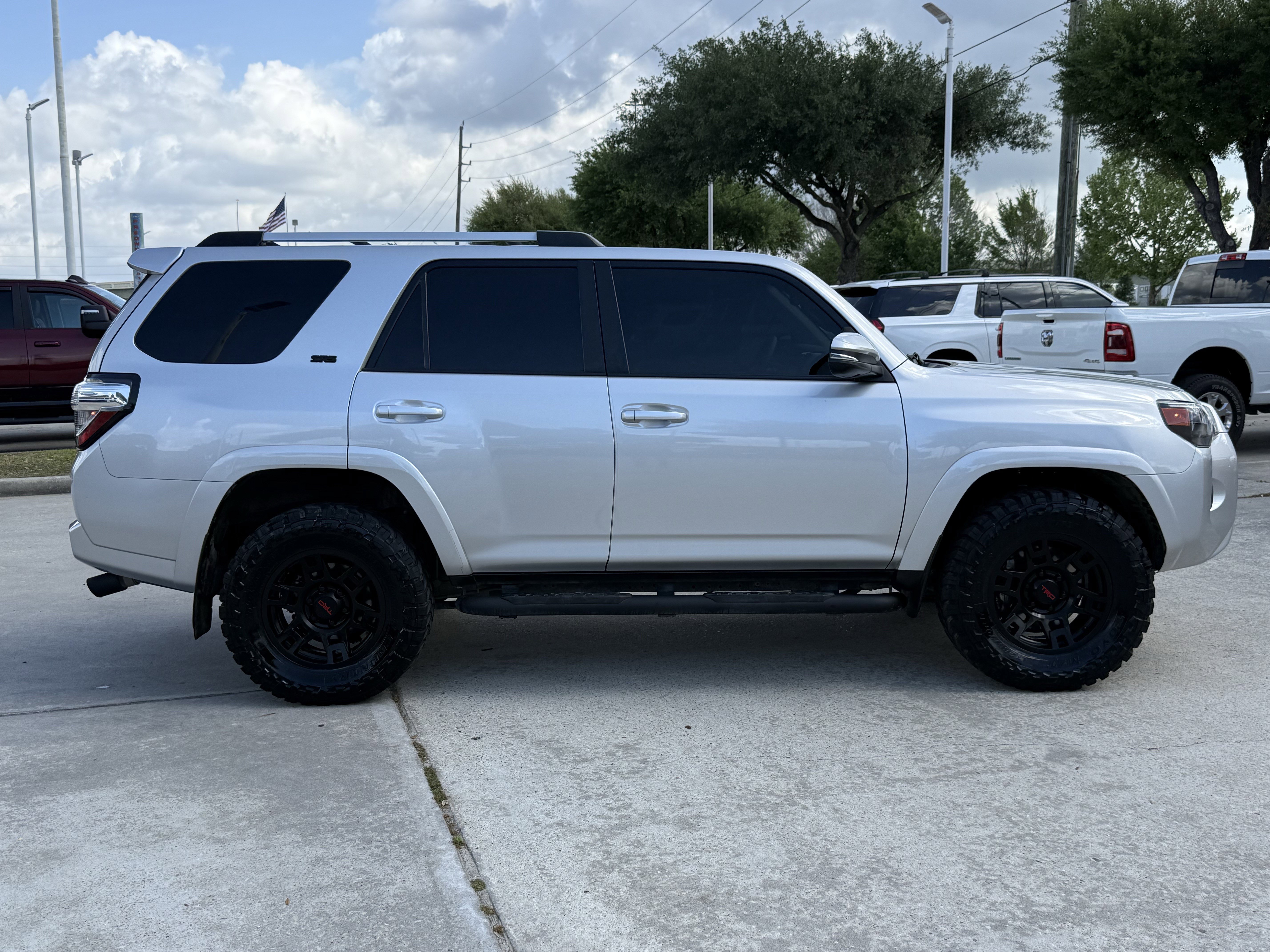 Used 2023 Toyota 4Runner SR5 Premium w/ Moonroof Package AWD/4WD image 3