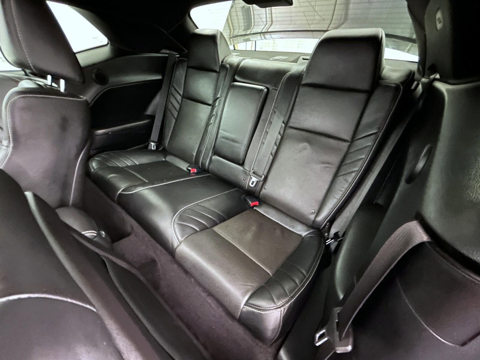 Used 2016 Dodge Challenger SRT w/ Technology Group image 18