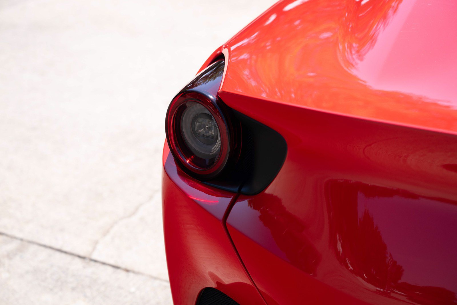 Used 2019 Ferrari Portofino RWD image 24