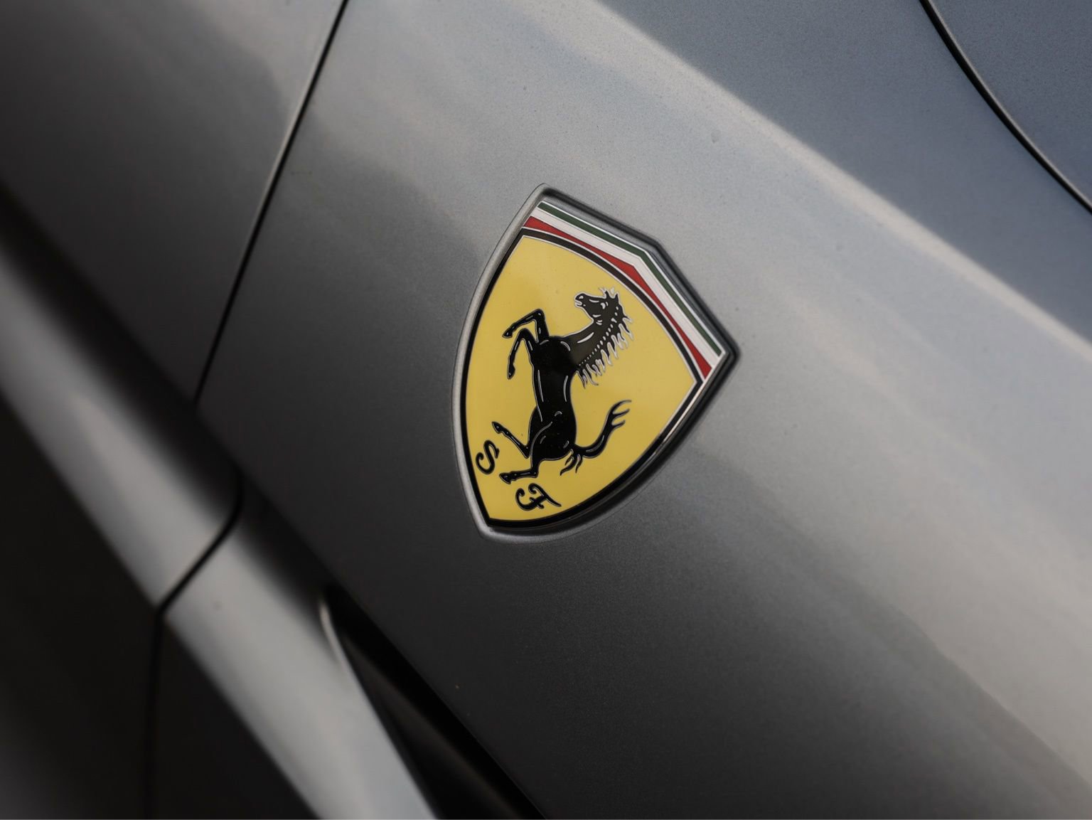 Used 2019 Ferrari Portofino image 10