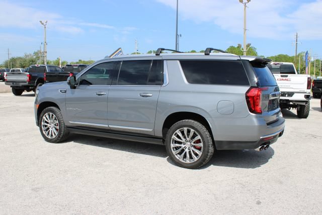 Used 2021 GMC Yukon XL Denali w/ Denali Premium Package AWD/4WD image 7