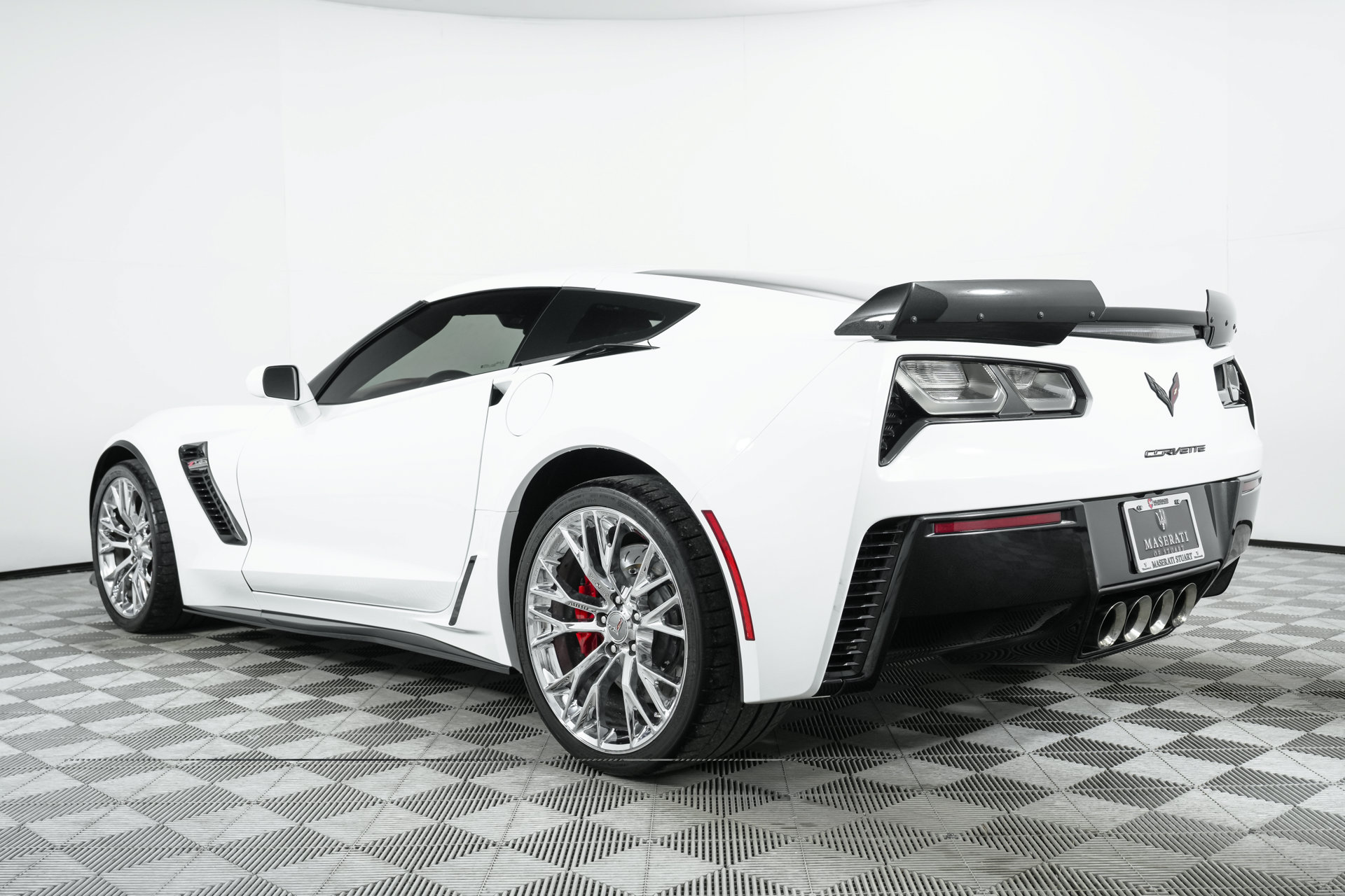 Used 2015 Chevrolet Corvette Z06 w/ 3LZ Preferred Equipment Group RWD image 99