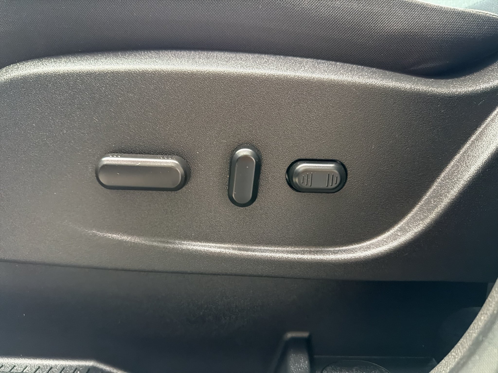Used 2018 Ford Escape SE FWD image 18