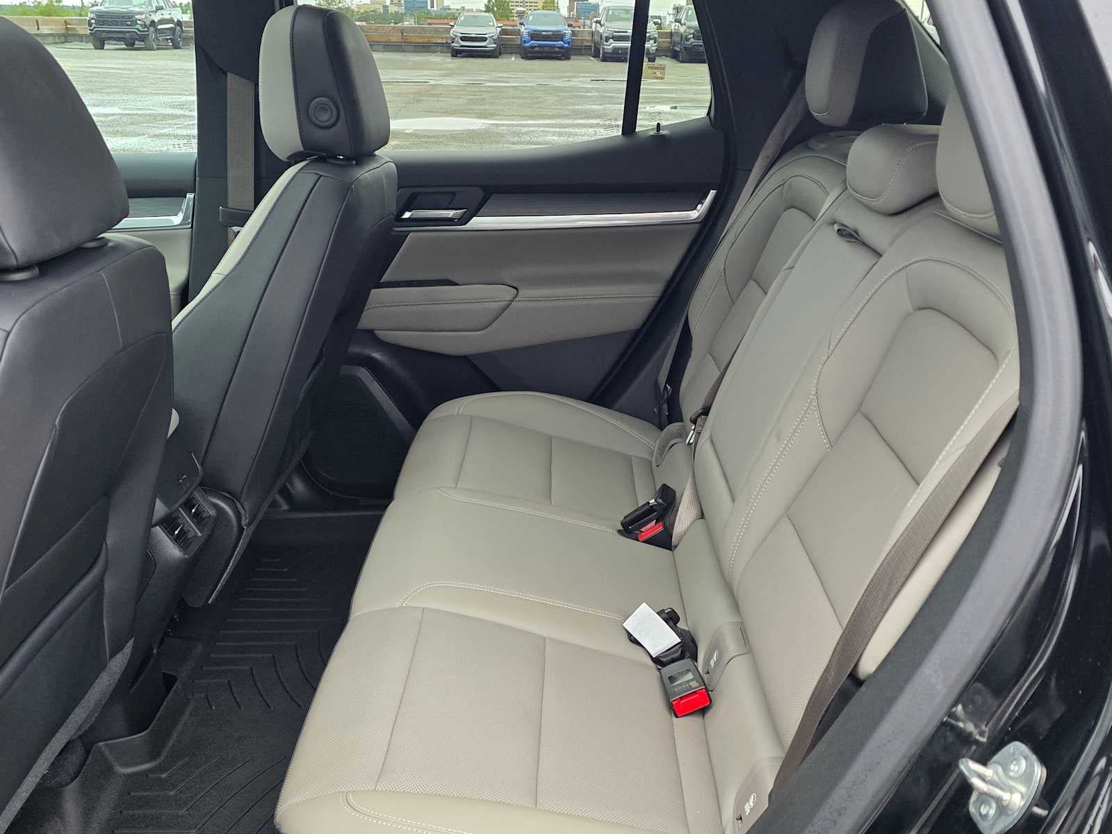 Used 2025 GMC Terrain Elevation w/ Elevation Premium Package AWD/4WD image 16