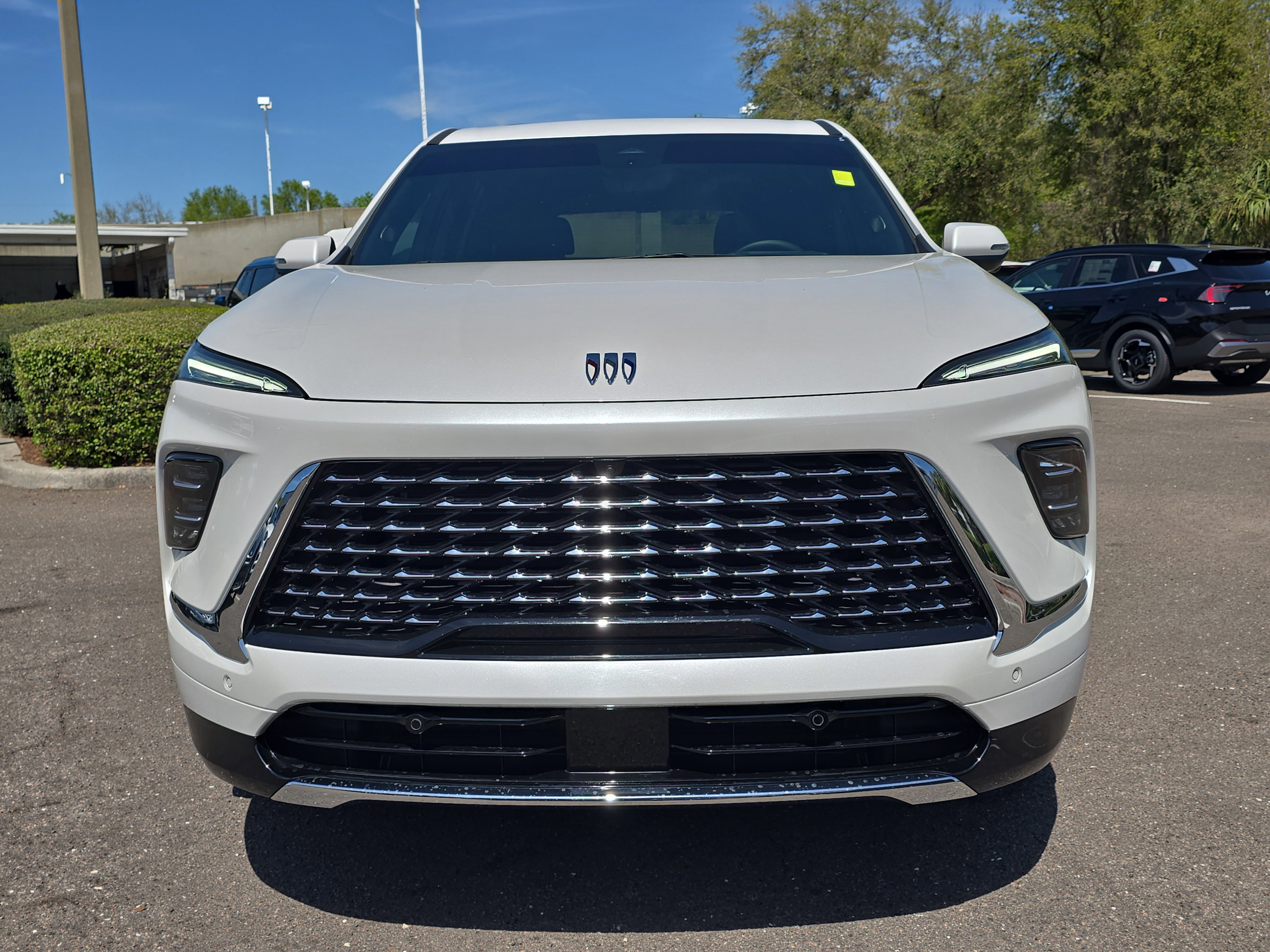 Used 2025 Buick Enclave Avenir w/ Super Cruise Package FWD image 3