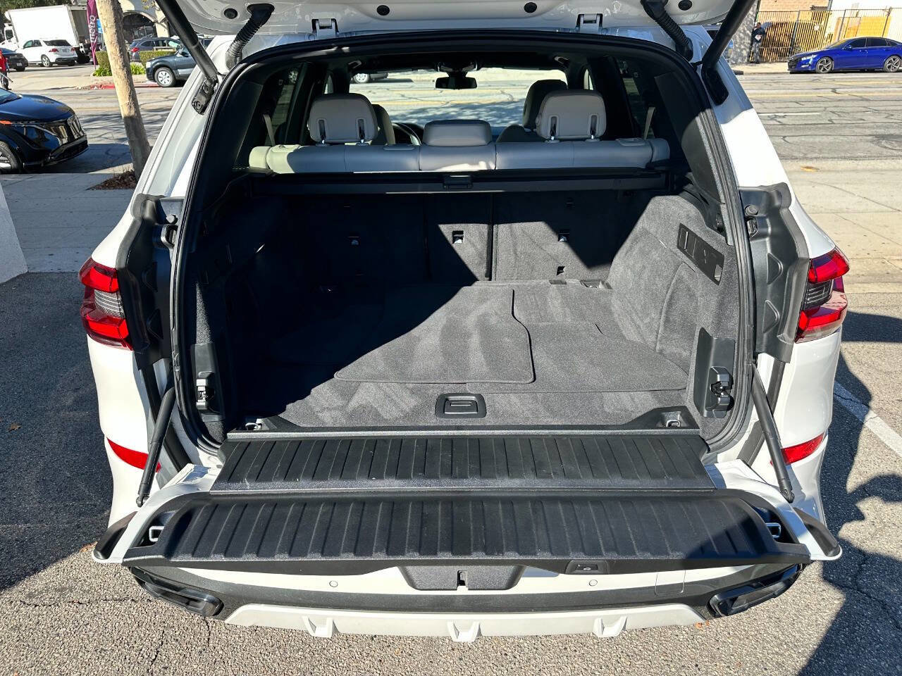 Used 2022 BMW X5 sDrive40i w/ M Sport Package image 43