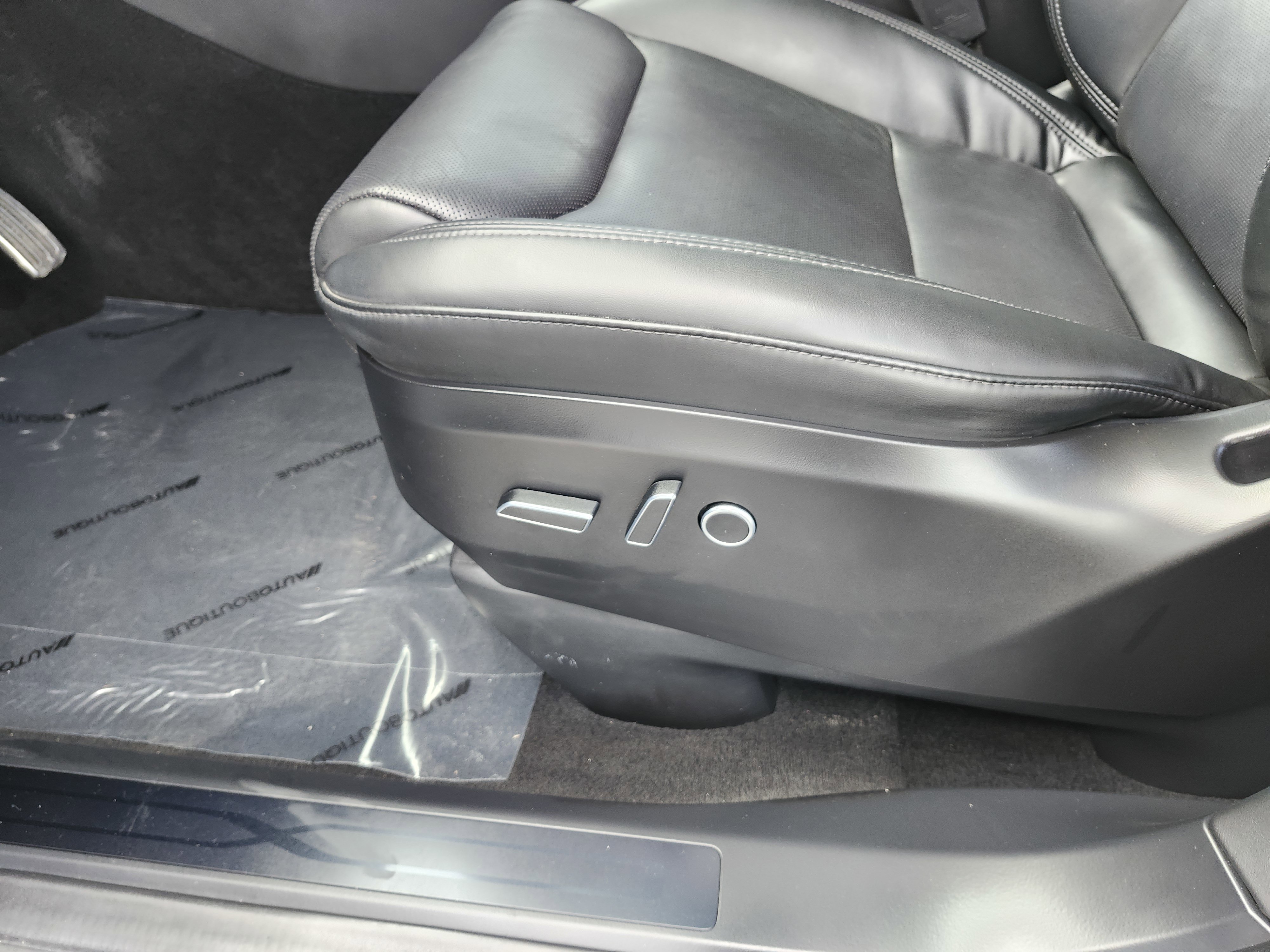 Used 2022 Tesla Model X AWD/4WD image 25