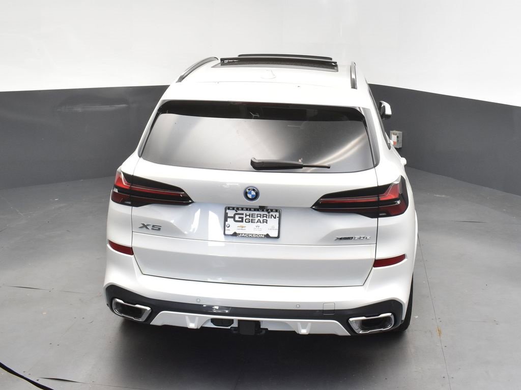 New 2026 BMW X5 xDrive50e image 34