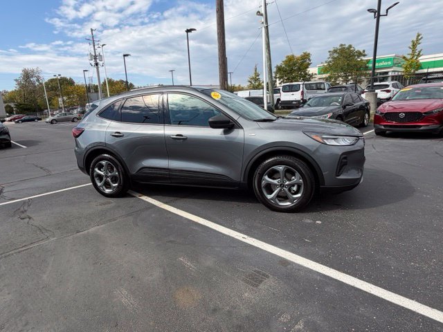 Used 2025 Ford Escape ST-Line FWD image 3