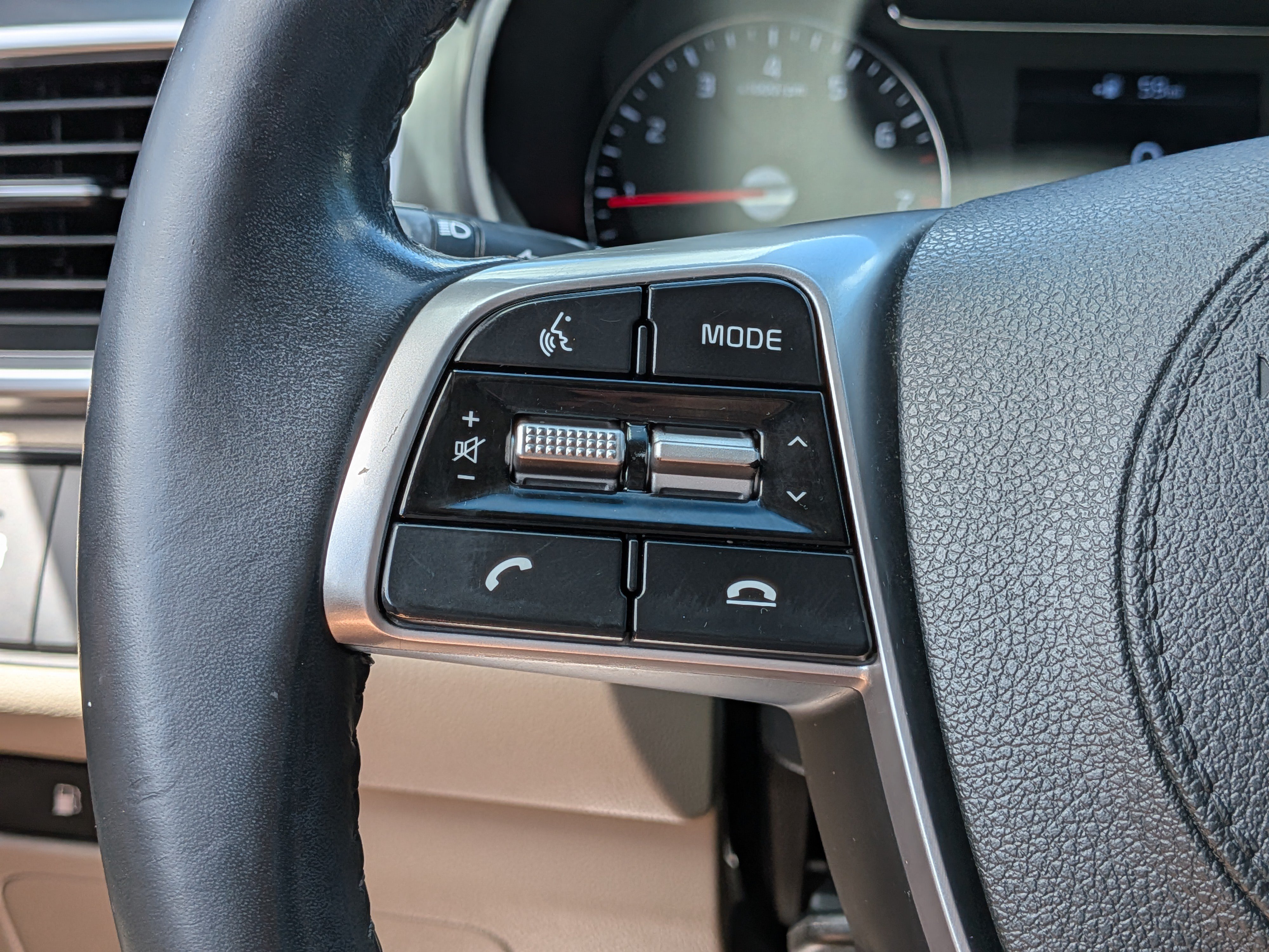 Used 2020 Kia Sorento S FWD image 24