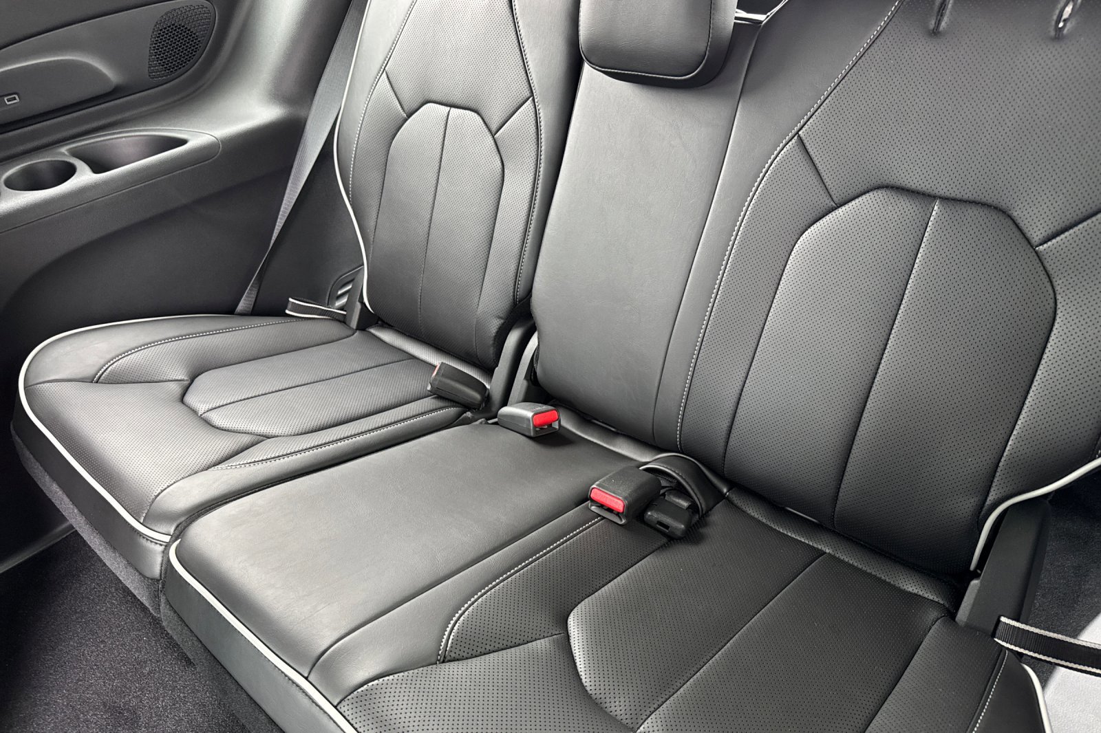 New 2026 Chrysler Pacifica Limited w/ S Appearance Package image 14