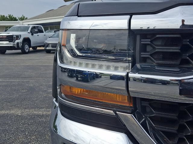 Certified 2018 Chevrolet Silverado 1500 LT w/ LT Convenience Package AWD/4WD image 9