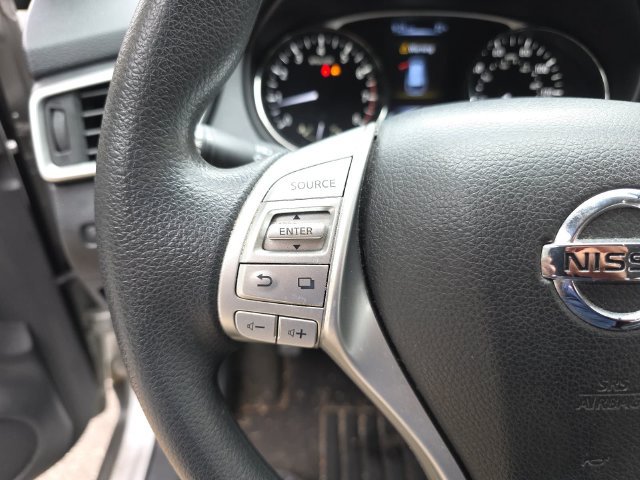 Used 2016 Nissan Rogue S FWD image 15