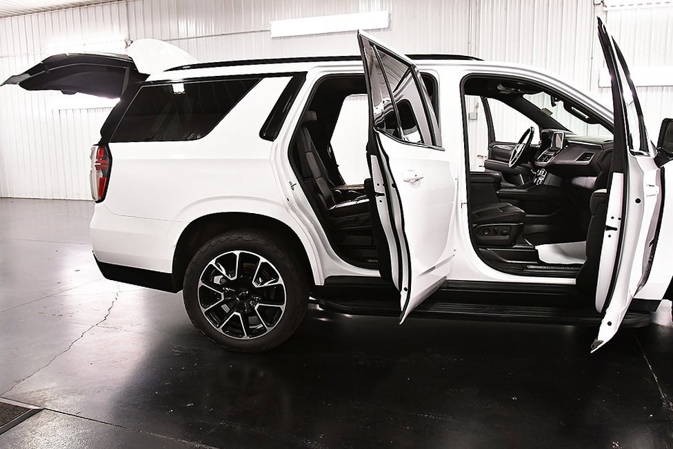 Used 2022 Chevrolet Tahoe RST w/ Luxury Package image 32