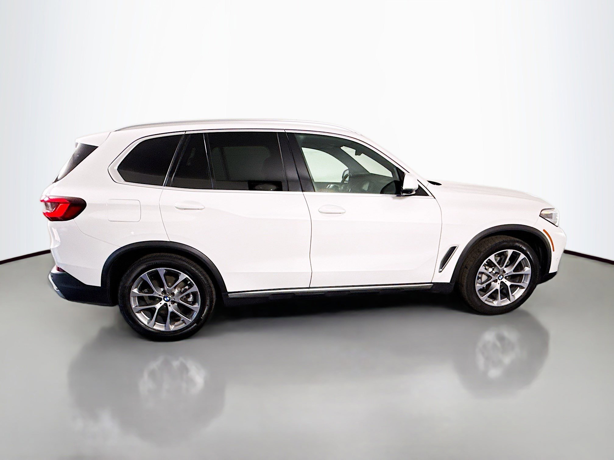Used 2023 BMW X5 sDrive40i w/ Parking Assistance Package RWD image 11