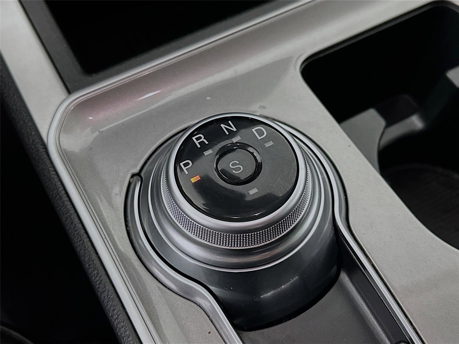 Used 2024 Ford Edge SEL w/ Convenience Package image 17