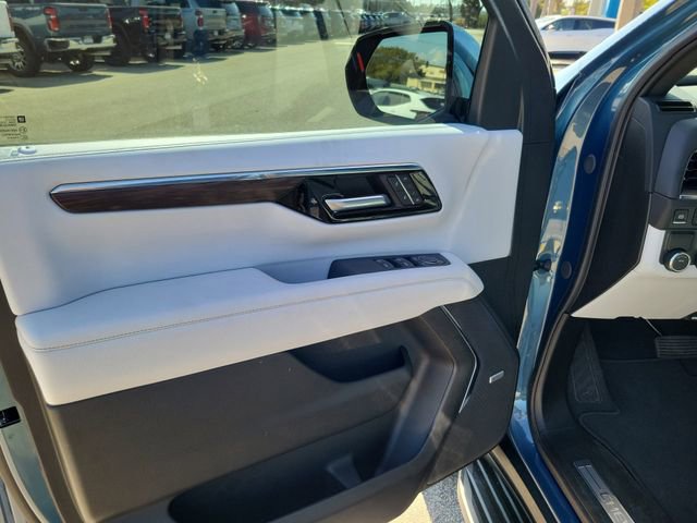 Certified 2025 Chevrolet Suburban Premier w/ Sun And Tow Package image 19