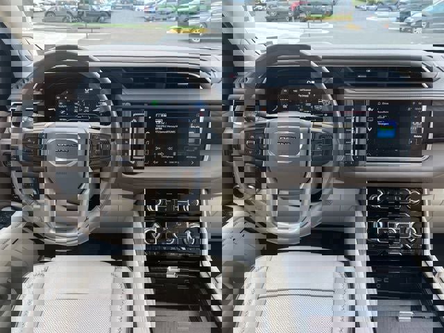 Used 2022 GMC Yukon XL Denali image 16