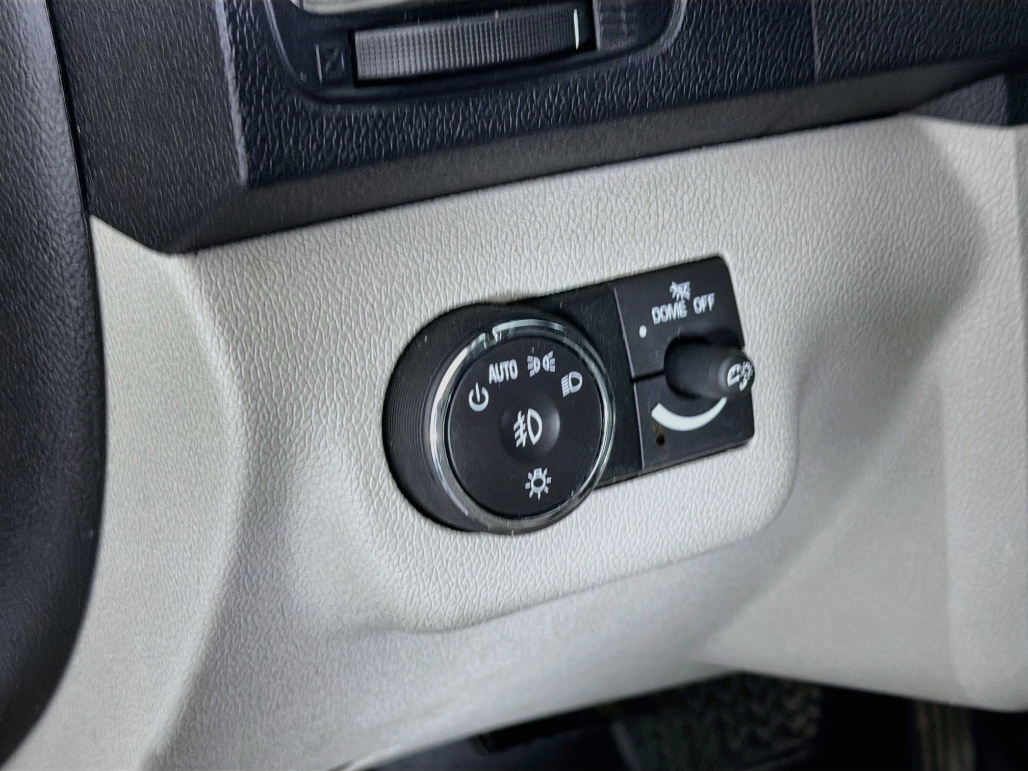 Used 2012 GMC Acadia SLT FWD image 16