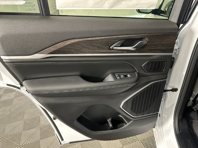New 2027 Jeep Grand Cherokee Limited AWD/4WD image 24