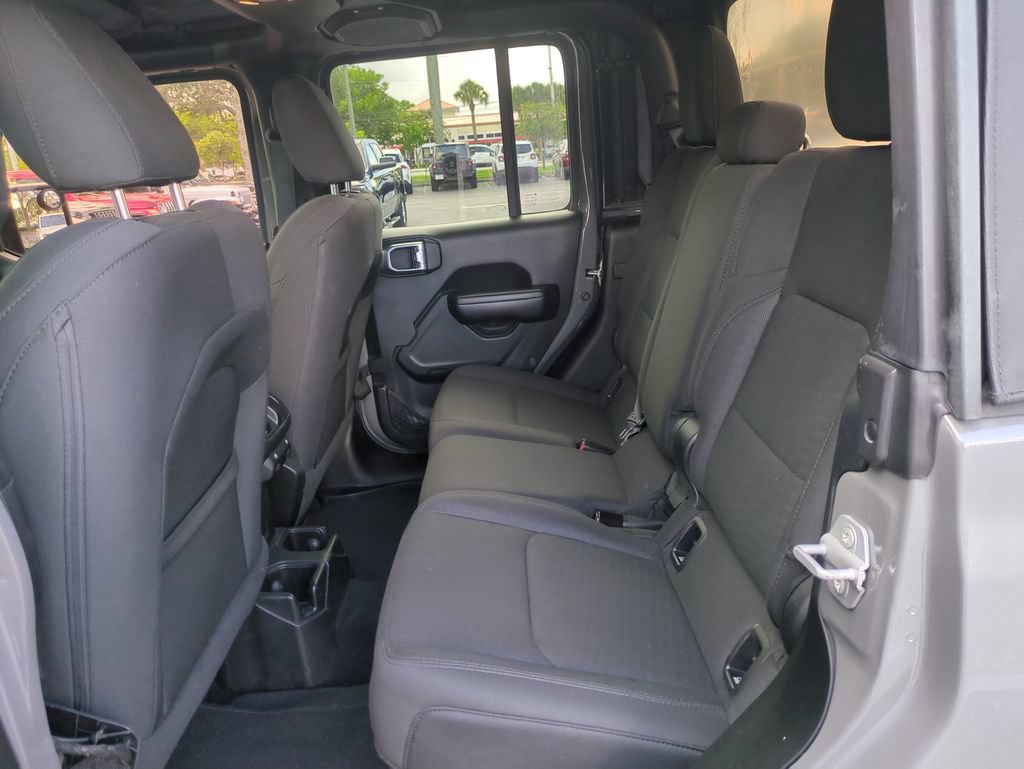 Used 2020 Jeep Gladiator Sport w/ Quick Order Package 24S AWD/4WD image 15