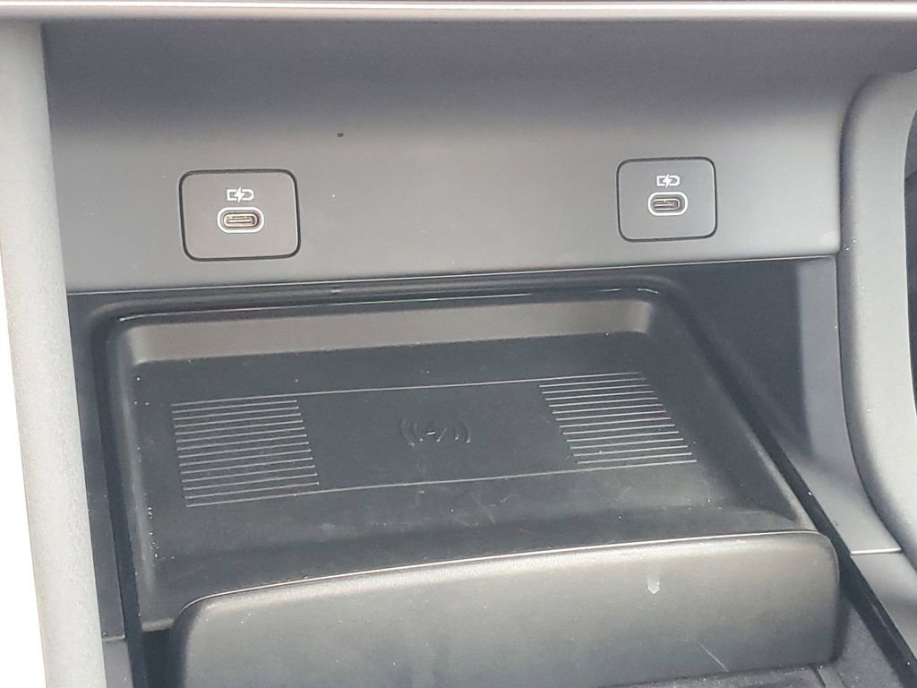 Used 2025 Land Rover Discovery Sport S image 28