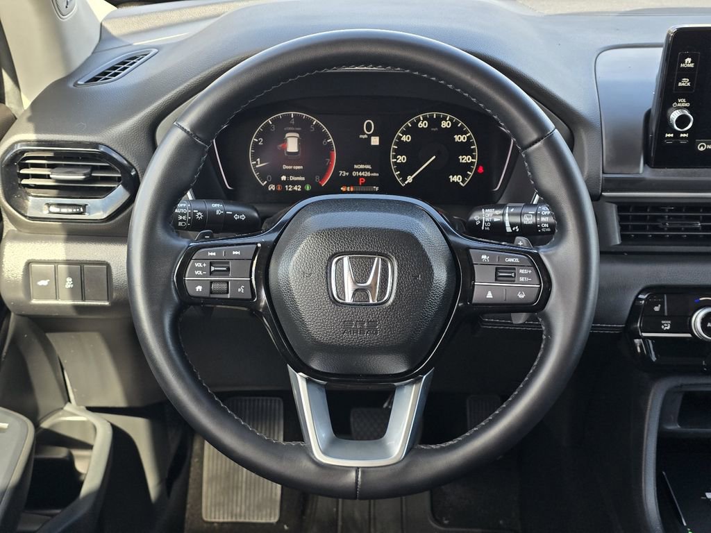 Certified 2025 Honda Pilot Touring image 15