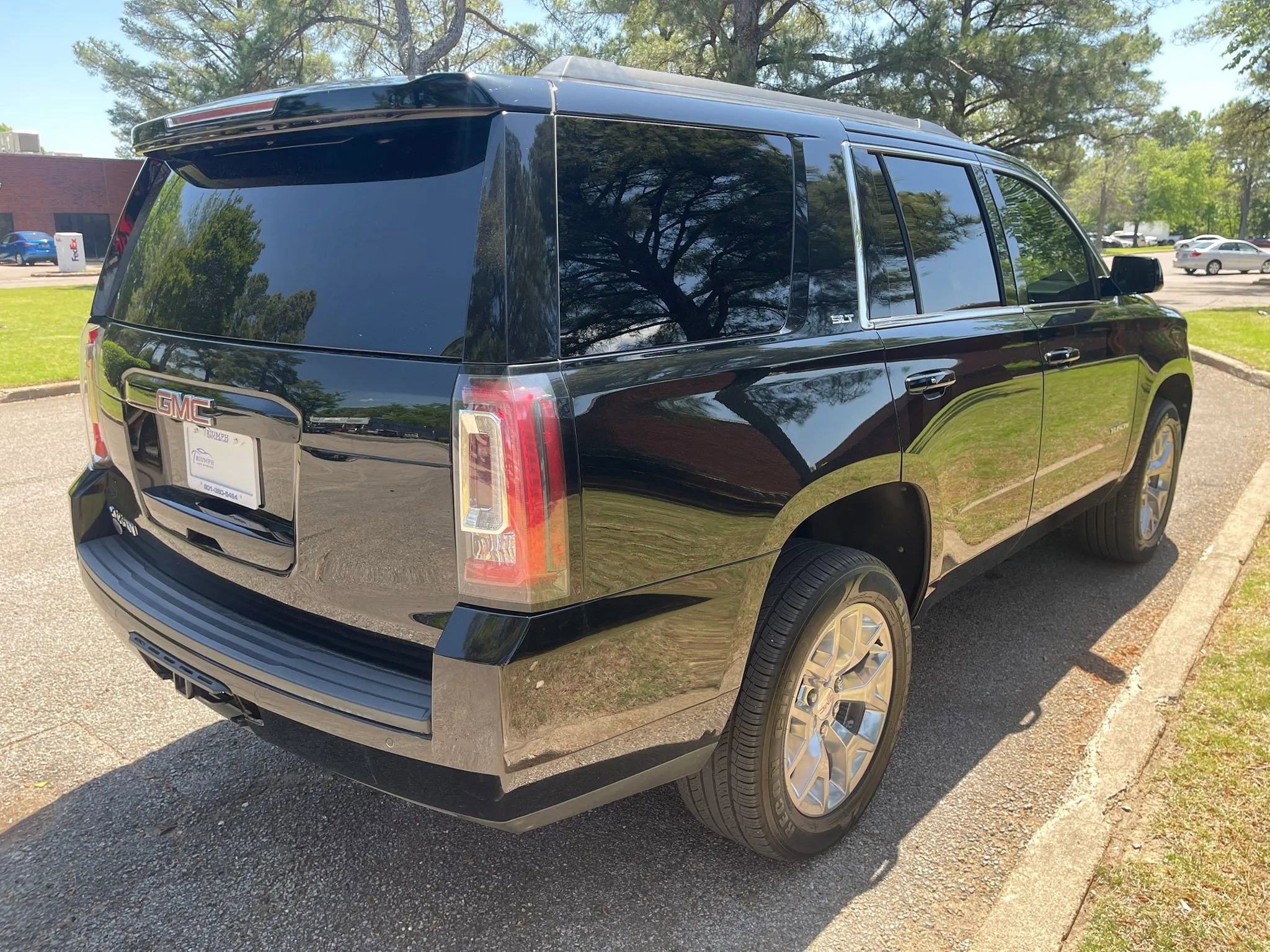 Used 2018 GMC Yukon SLT w/ Open Road Package AWD/4WD image 5