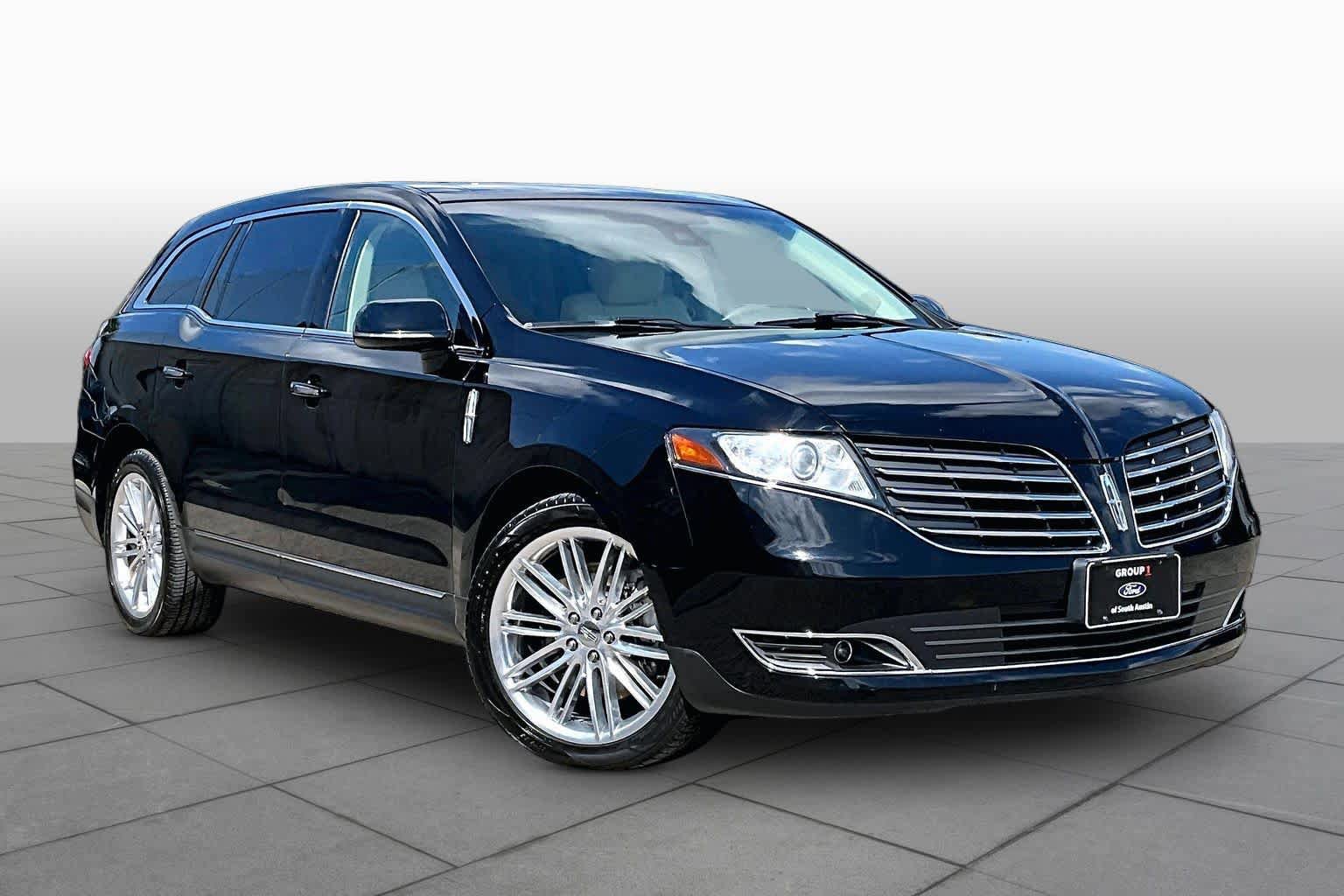 Used 2018 Lincoln MKT AWD image 5
