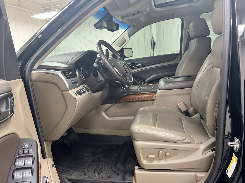 Used 2017 Chevrolet Suburban Premier AWD/4WD image 19