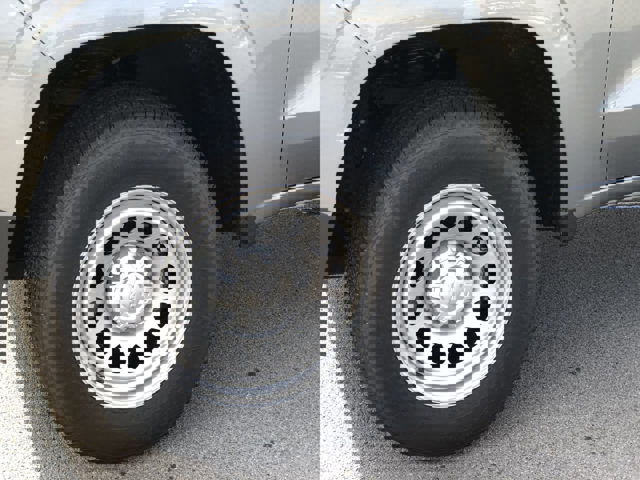 Used 2024 Chevrolet Colorado W/T w/ Advanced Trailering Package image 2