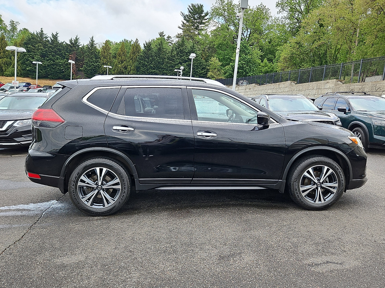 Certified 2020 Nissan Rogue SV w/ Premium Package AWD/4WD image 7