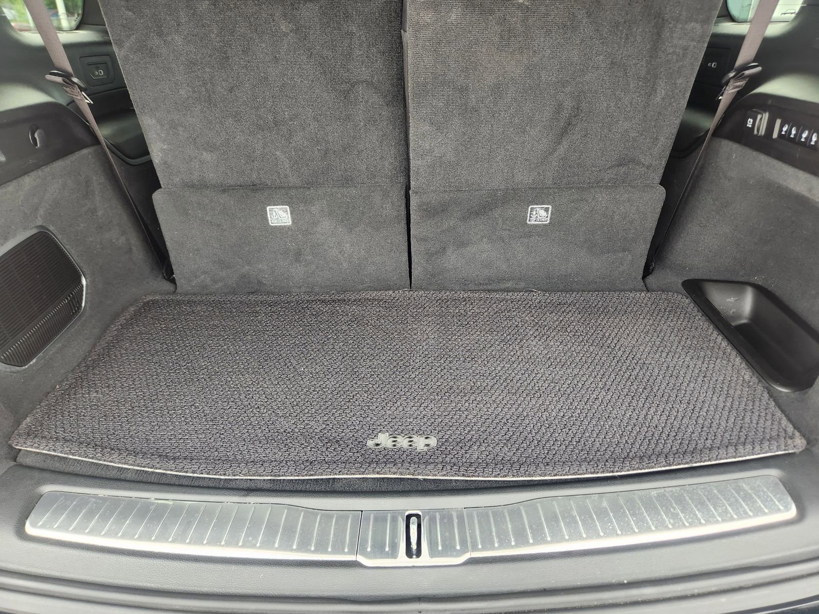 Used 2025 Jeep Grand Cherokee L Summit w/ Advanced Protech Group IV image 39