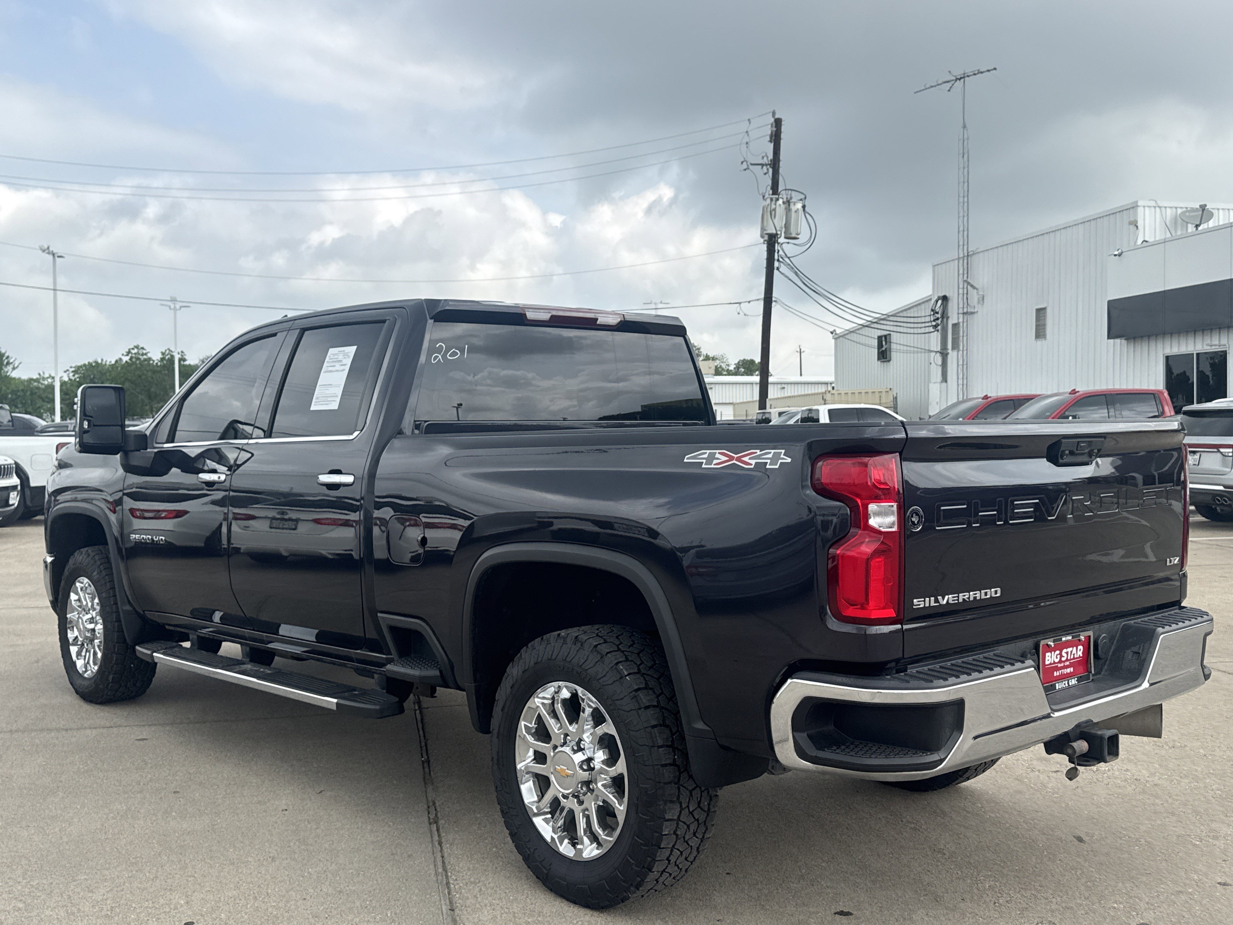 Used 2024 Chevrolet Silverado 2500 LTZ w/ LTZ Convenience Package AWD/4WD image 13