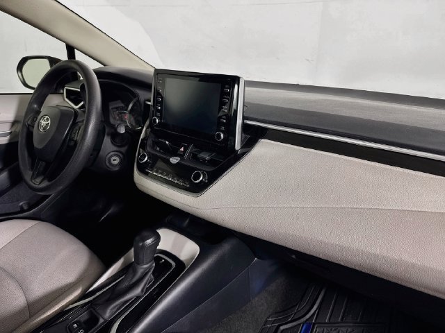 Used 2020 Toyota Corolla LE FWD image 26