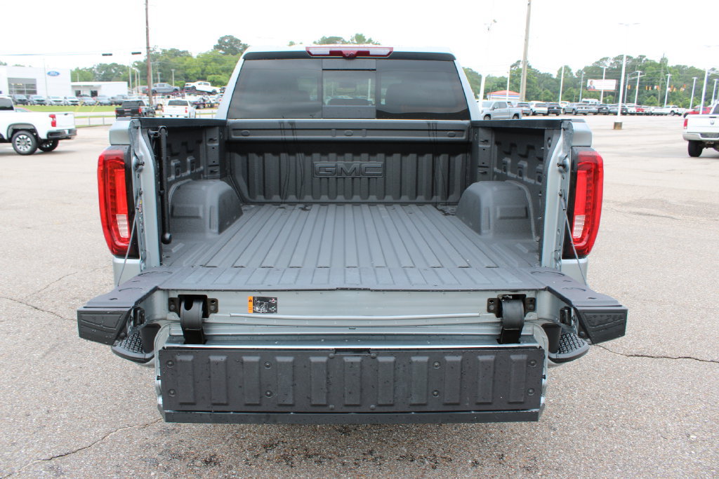 Used 2025 GMC Sierra 1500 Denali w/ Denali Reserve Package AWD/4WD image 8